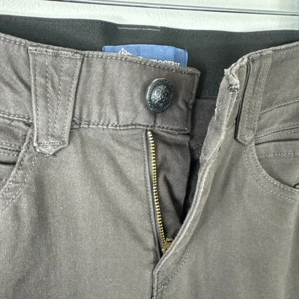 Democracy AbSolution Women's 2 Straight Leg 5 Pocket Jeans Brown‎ EUC Stretch